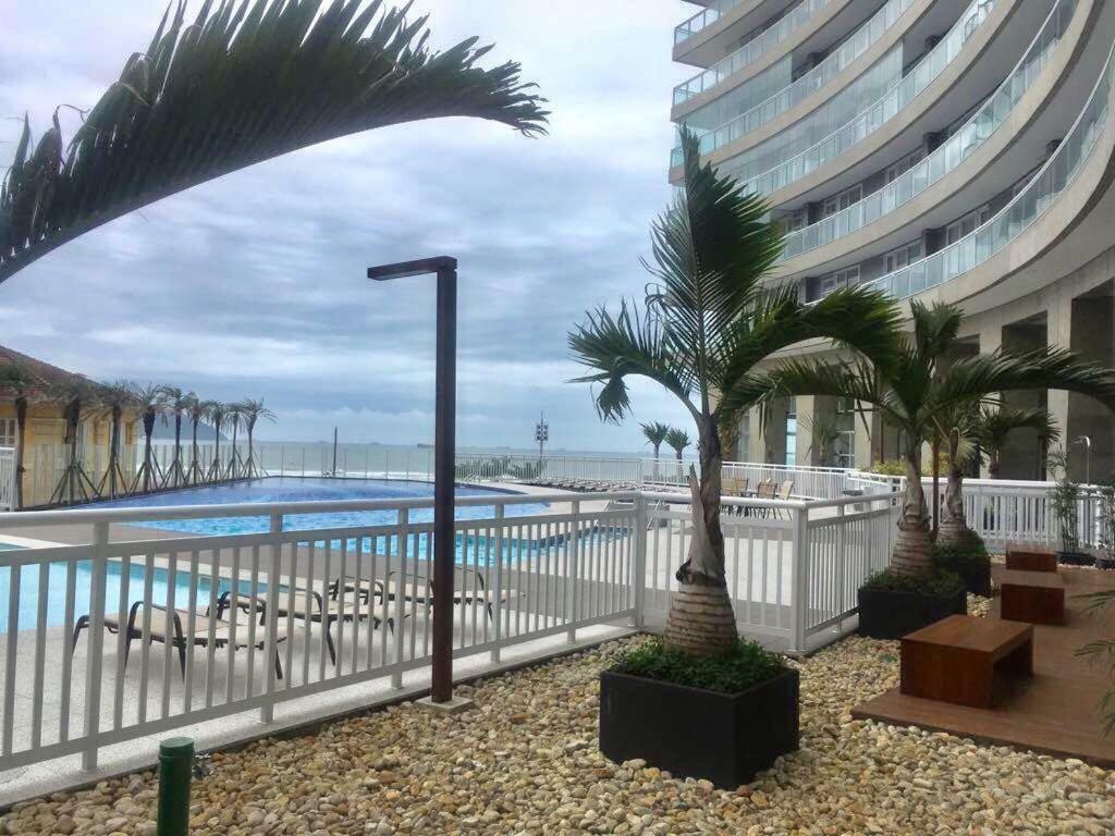 Maravilhoso Apto Vista Mar Jacuzzi Wi Fi Pe Areia Сантос Екстериор снимка